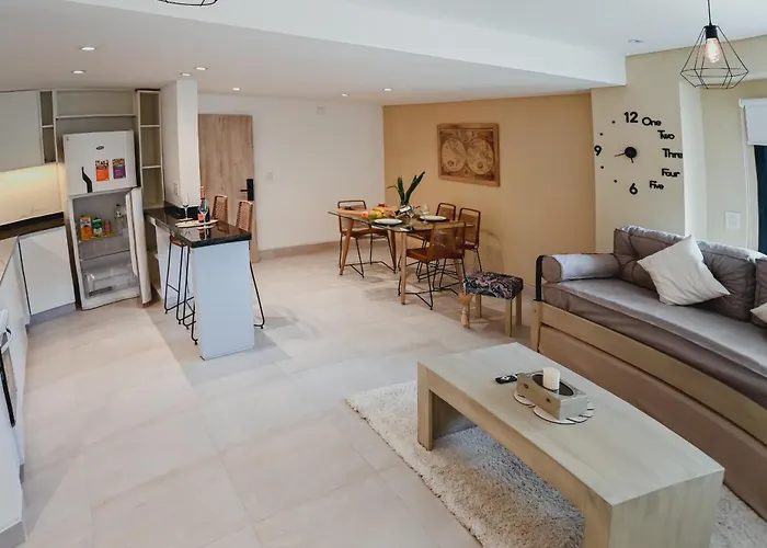 Alcazar Suites Deluxe